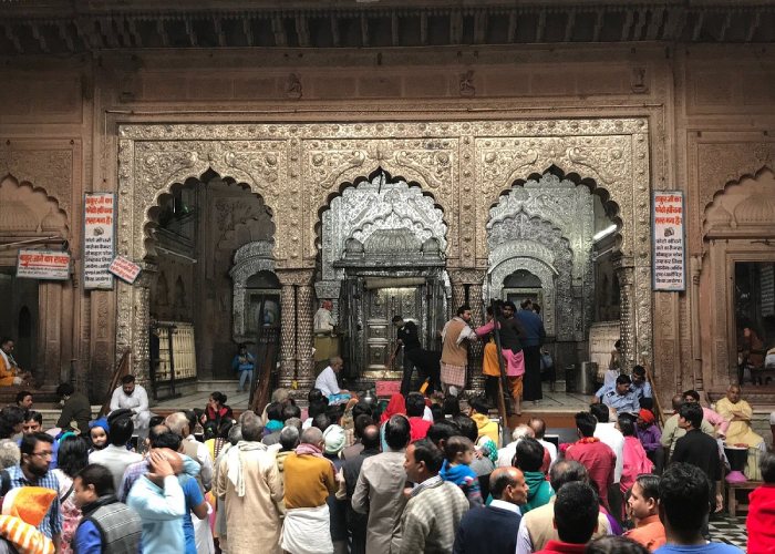 banke-bihari-temple-vrindavan-11
